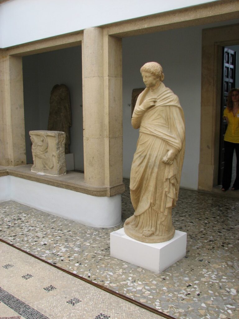 Остров Кос. Археологический музей. Статуи