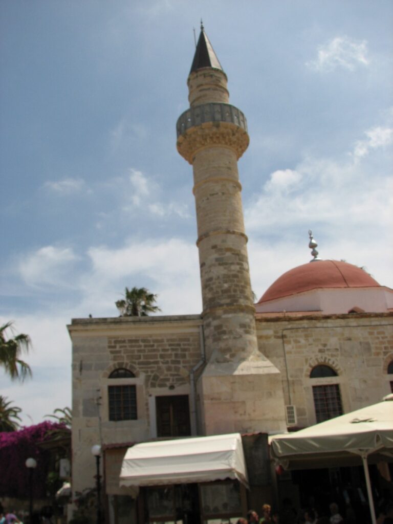 Остров Кос. Мечеть на площади Элефтериас